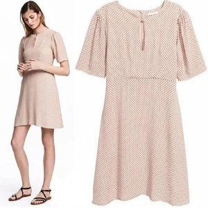 H&M Crepe Blush Lightweight Dress Women's Print Print Keyhole Dress Size Small?